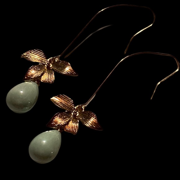 Flower Drop Earing - Picture 2 of 9